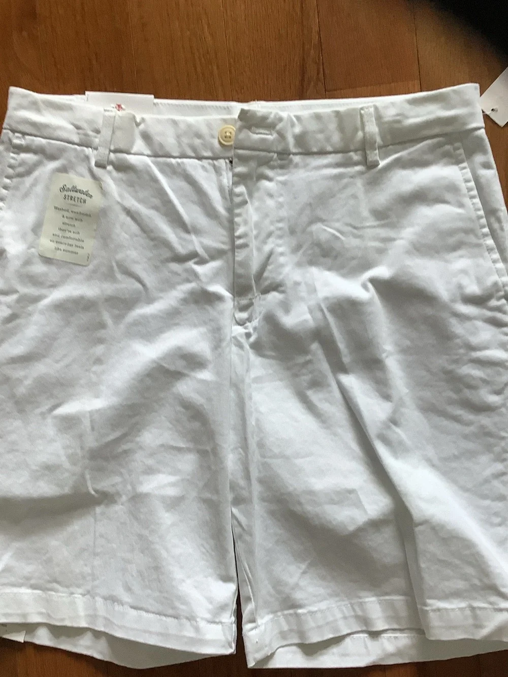 IZOD SALTWATER STRETCH Men's White Flat-Front Stretch Cotton Shorts